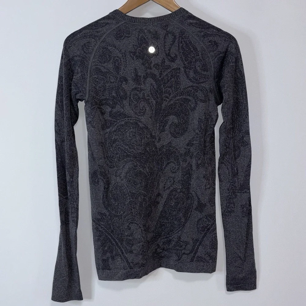 Lululemon Run Swiftly Seamless Jacquard Paisley Thumbhole Top Gray Size 8